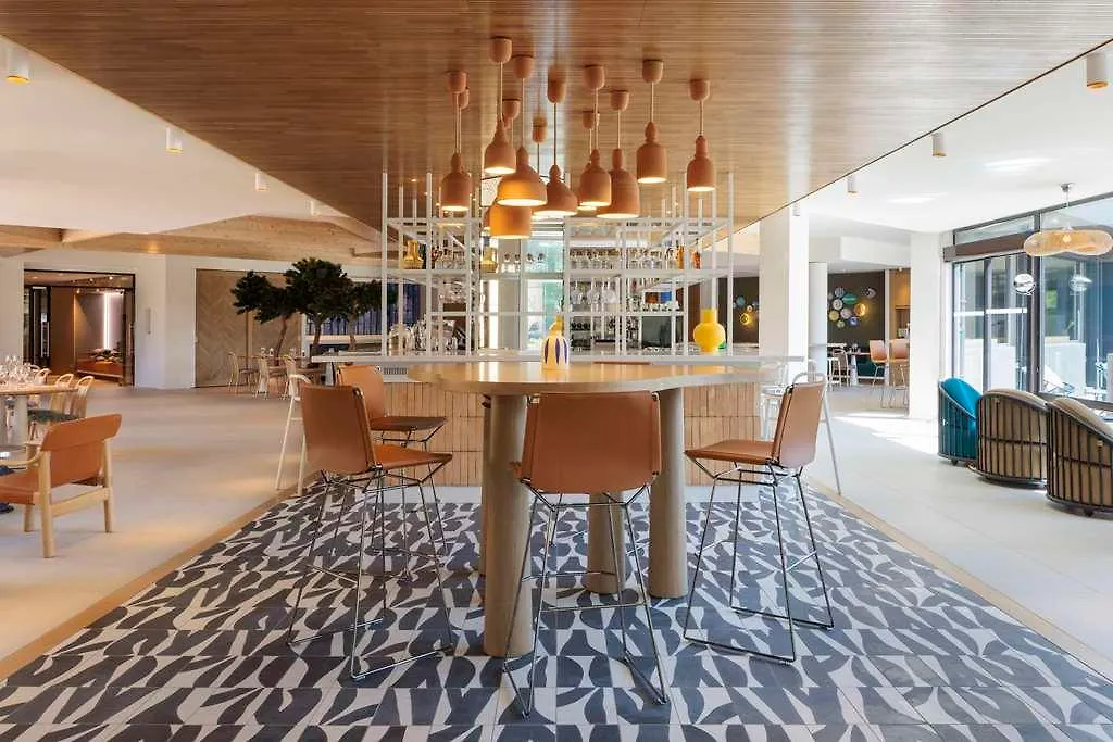 Hilton Garden Inn Marseille Provence Airport فيتروي